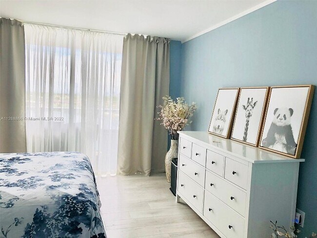 Foto del edificio - 1301 NE Miami Gardens Dr