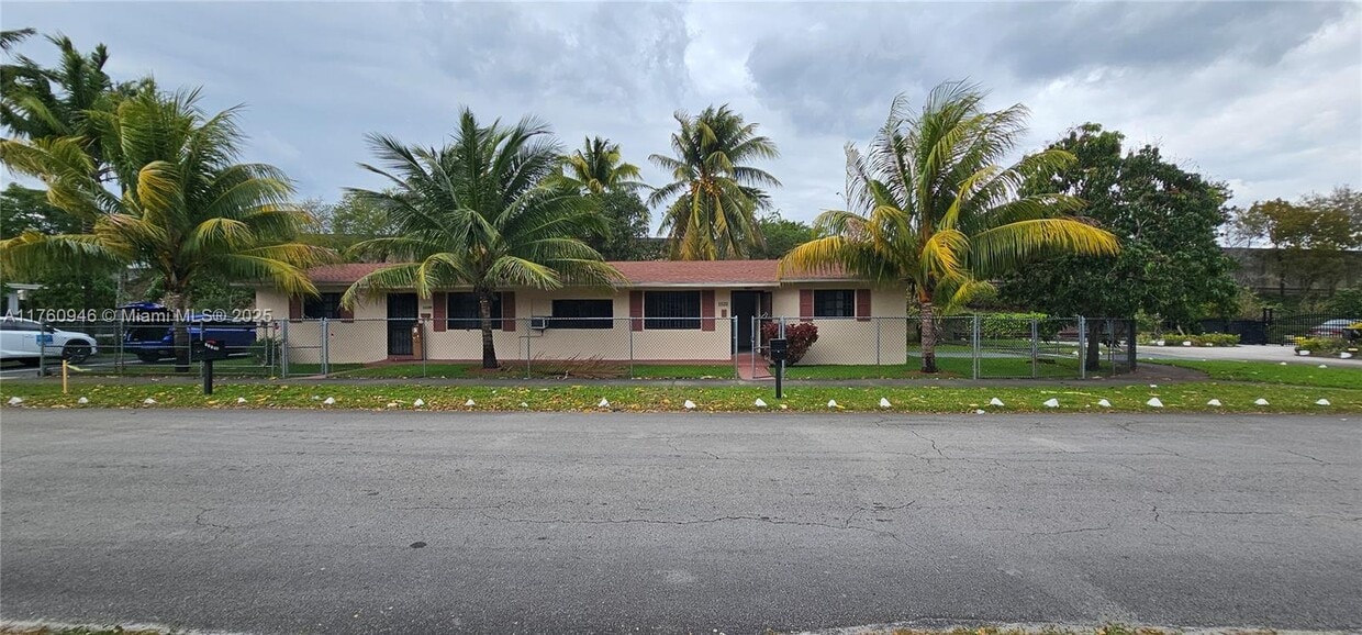 Foto principal - 11120 NW 6th Ave