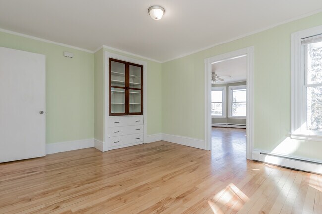 Building Photo - 30 Cutts Ave
