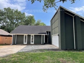 Building Photo - 15607 Oldridge Dr
