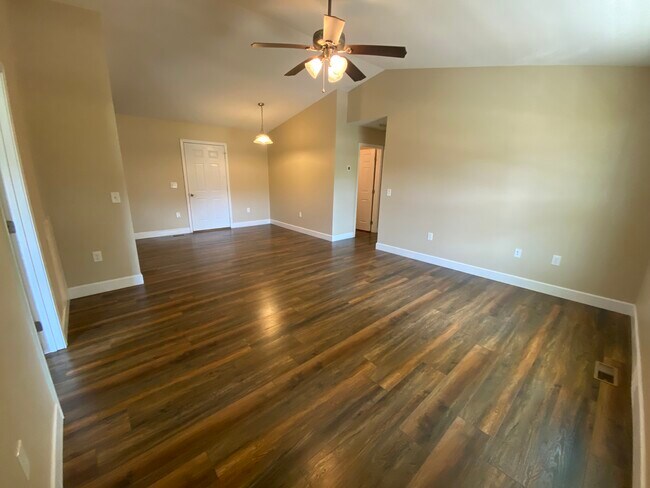 Foto del edificio - 111 County Seat Rd