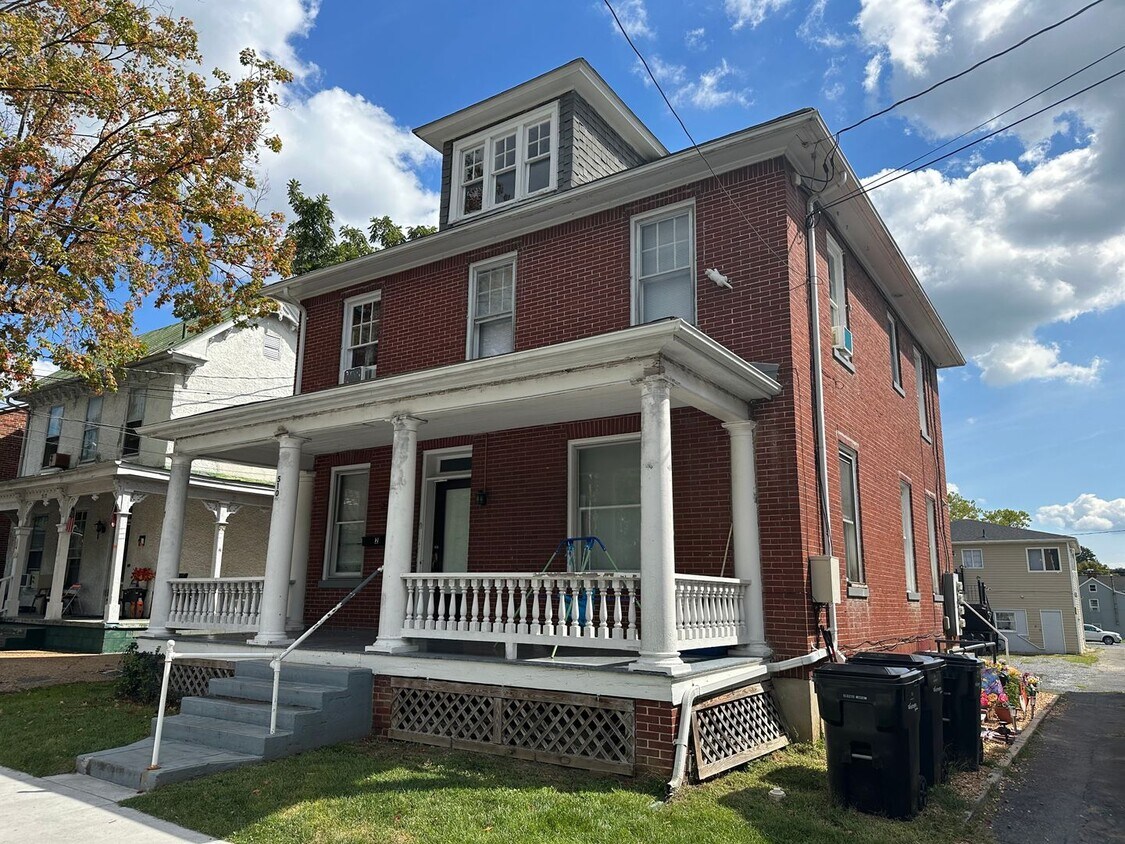 510 N Loudoun St Unit 510 N Loudoun St Apt 1, Winchester, VA 22601 Room for Rent in Winchester