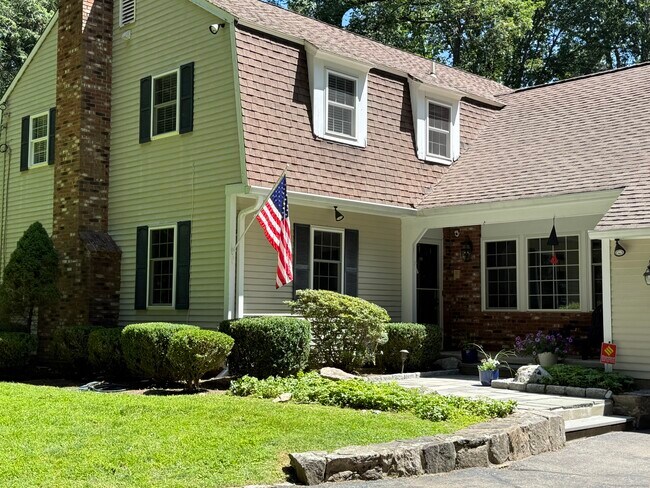 Foto del edificio - 58 Heritage Ln