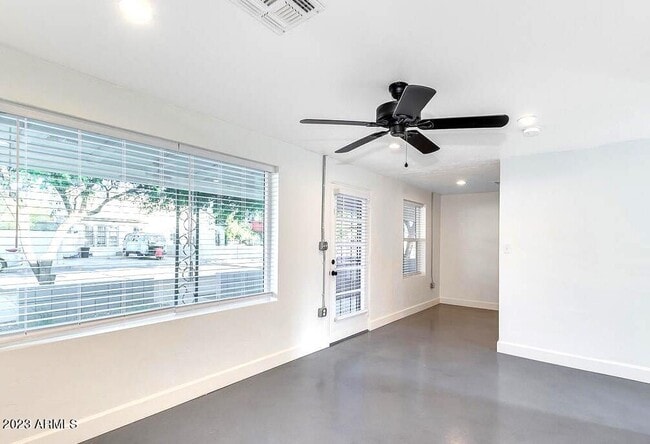 Building Photo - 7204 N 59th Dr