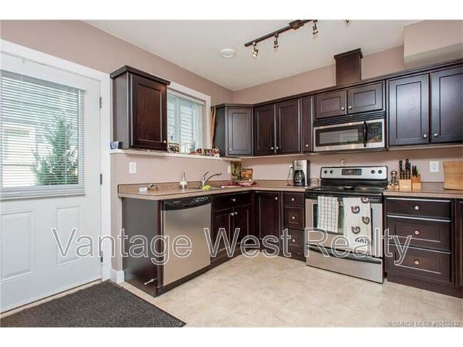 Photo du bâtiment - 3083 Lakeview Cove Rd