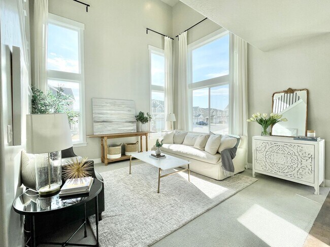 Building Photo - Stunning Model Townhome at Quailhill!