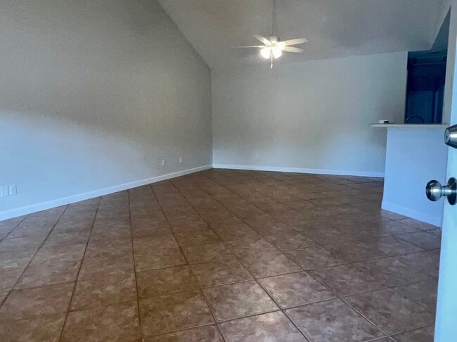 Foto del edificio - 317 Windridge Dr