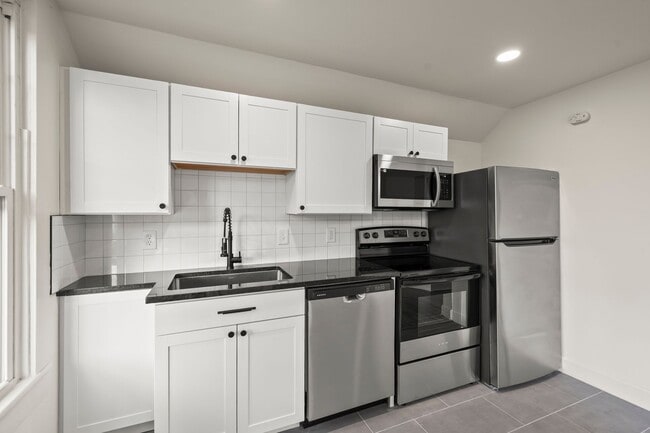 Building Photo - 1407 Clover St NW