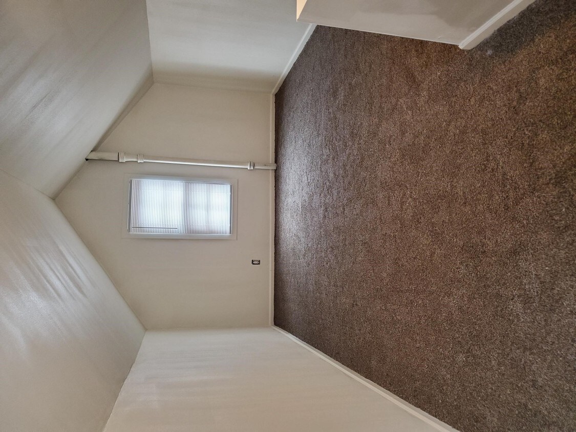 Building Photo - 5763 Cadieux Rd