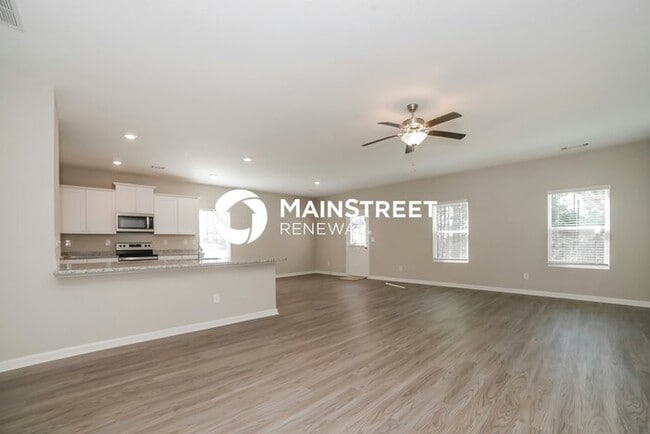 Building Photo - 4 Bedroom Pet-Friendly Home in Villa Rica,...