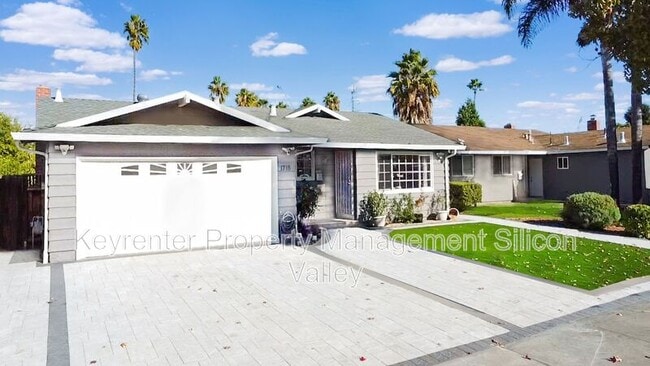 Photo - 1718 Vista Glen Dr House