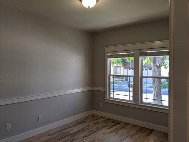 Building Photo - 2120 N Eagle Creek Ln