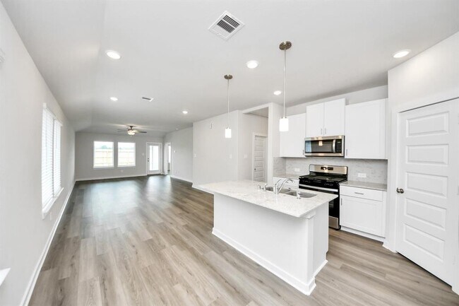Building Photo - 18757 Bliss Pl