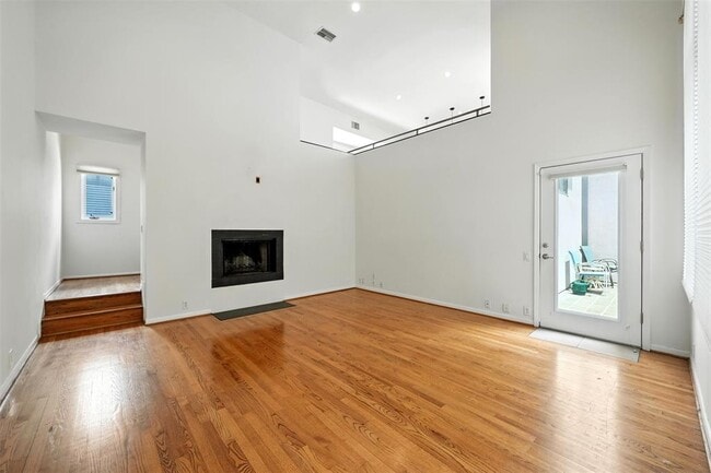 Building Photo - 1385 Arlington St