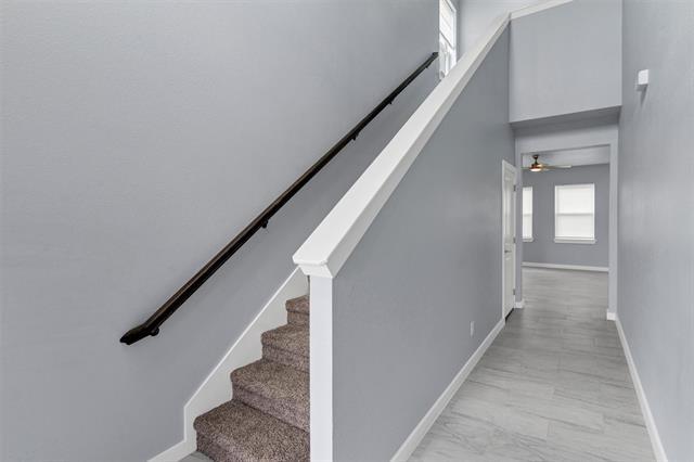 Foto del edificio - 588 Highview Ct