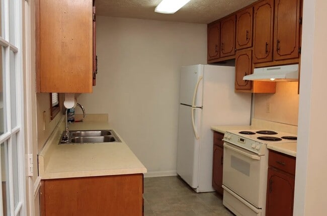 Foto del edificio - 107 Stillwater Rd