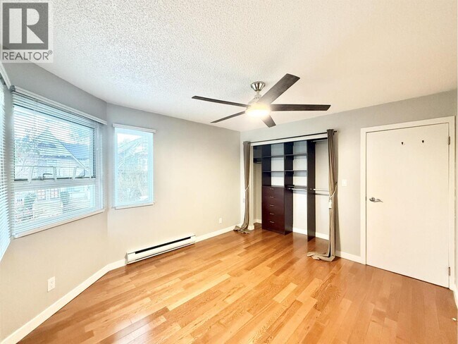 Photo du bâtiment - 111 W 10th Ave