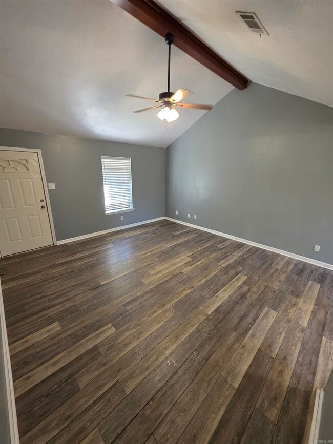 Foto del edificio - 74 Pond St