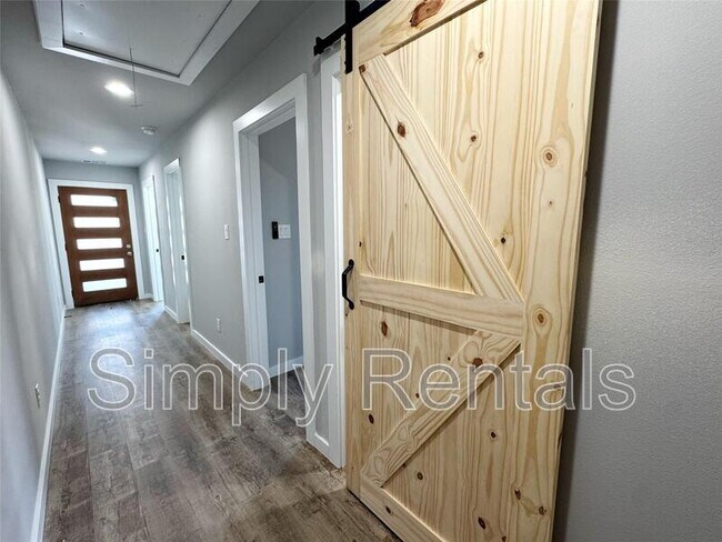 Foto del edificio - 2025 Stuart St