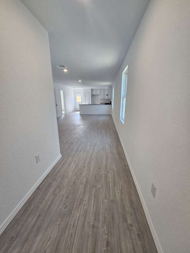Foto del edificio - "Charming 3-Bed Sanctuary with Granite Elegance in San Antonio! Voucher Accepted! "
