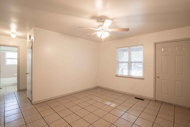 Foto del edificio - 3 Bed / 1.5 Bath in Collinsville!