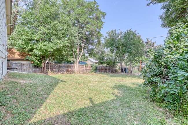 Photo - 911 4th St House