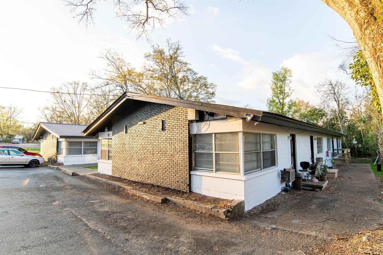 Primary Photo - 542 Osceola St