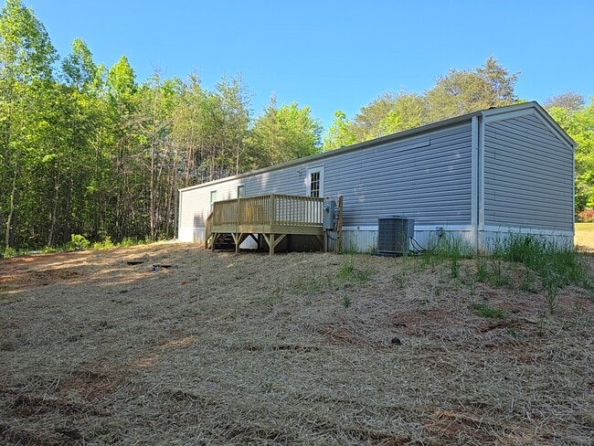 Building Photo - 1130 Freedom Rd