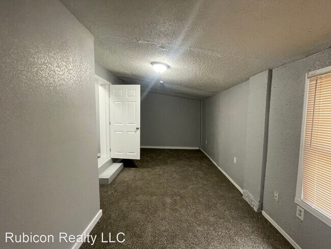 Building Photo - 3 br, 1 bath House - 8036 Olive St