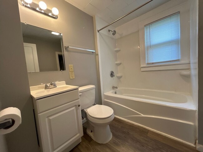 Building Photo - 2-Bedroom, 1-Bathroom Home with Basement &...