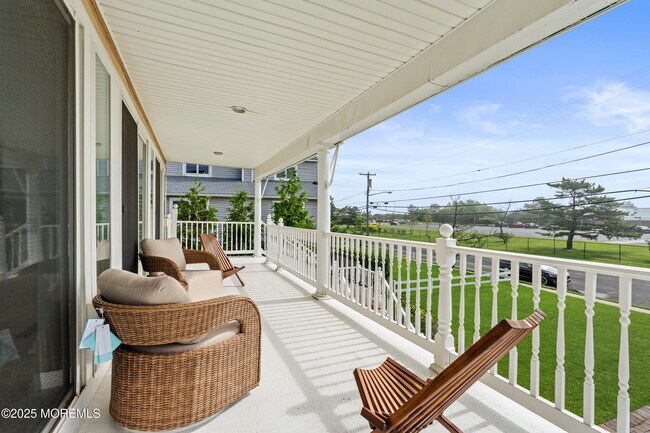 Foto del edificio - 272 Ocean Blvd N