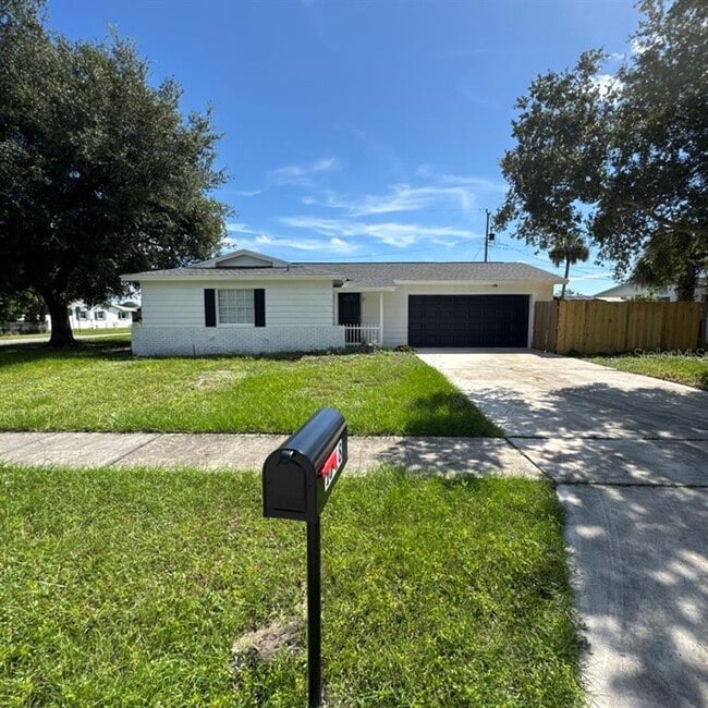 Building Photo - 1718 Palmer Ln