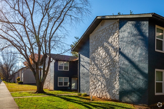 Building Photo - Willow Creek Apartments