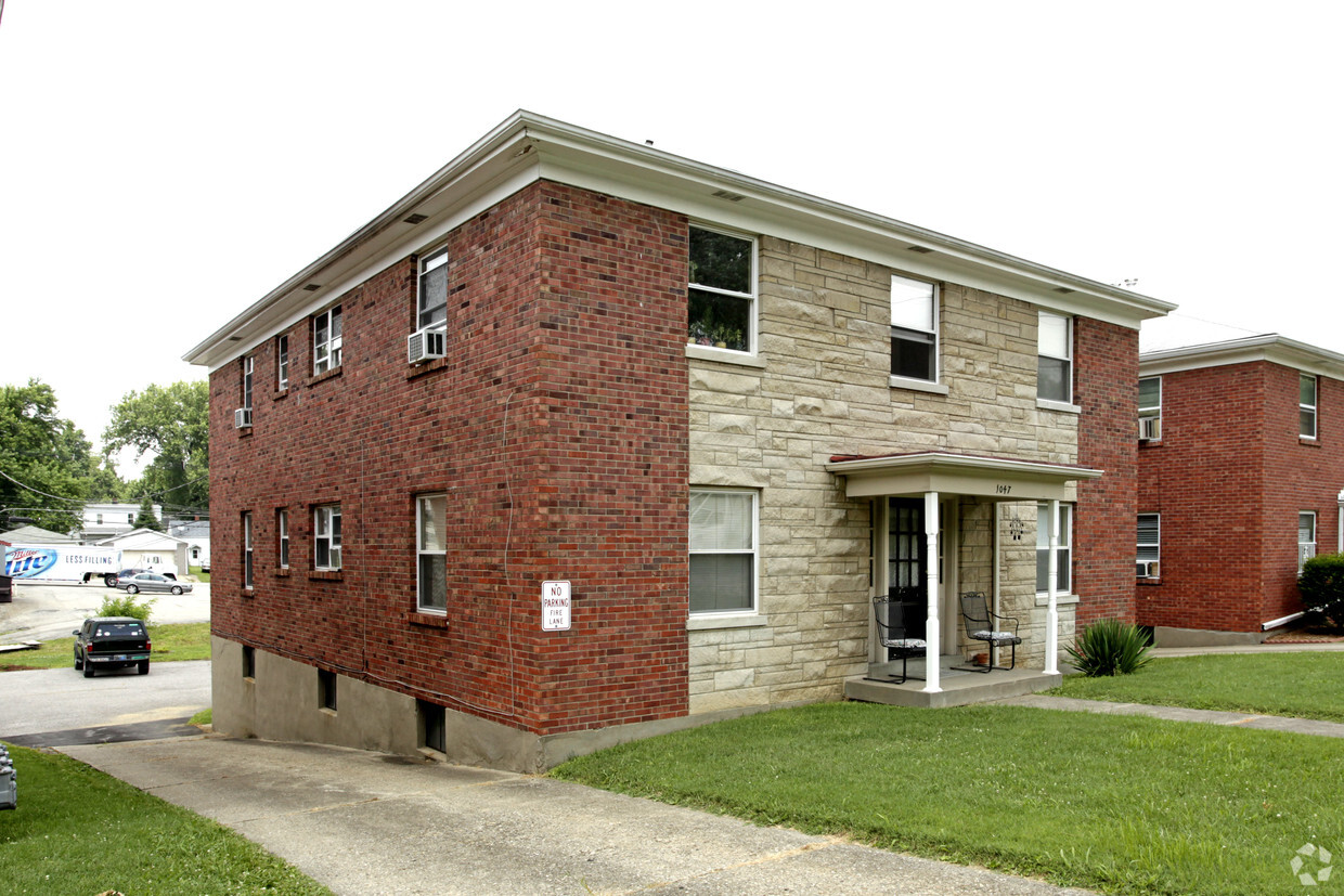 Building Photo - 1047 Parkway Dr