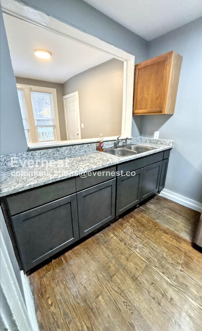 Building Photo - 32 Woodlawn Dr