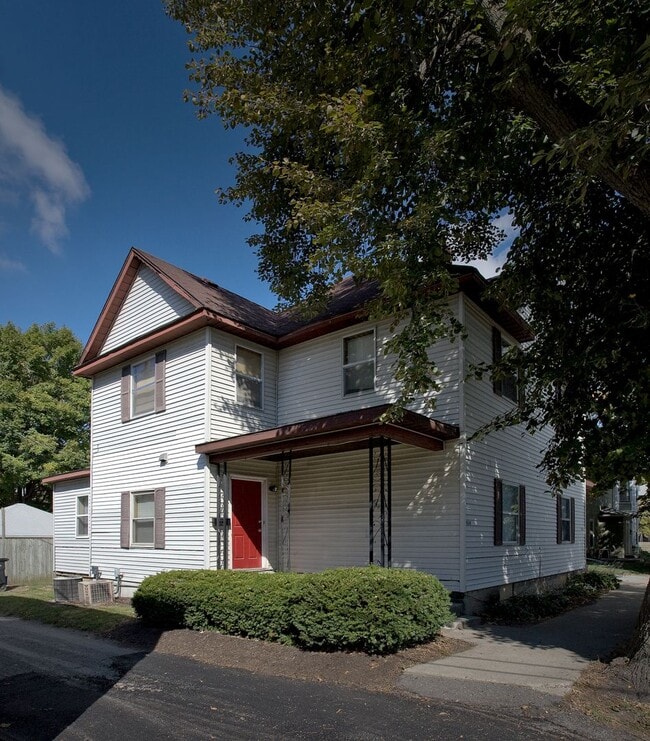 Building Photo - 414 N 11th St