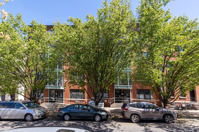 Building Photo - 249-251 16th St