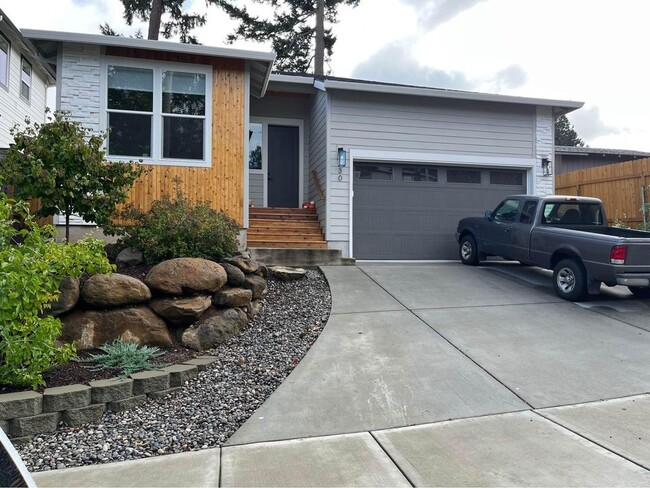 Building Photo - 30 NE 218th Ave