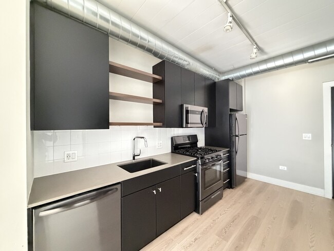 Building Photo - 941 Belmont