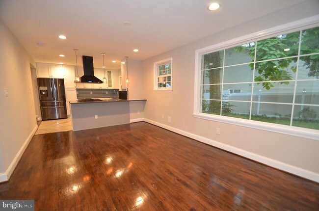 Foto del edificio - 5200 Kings Park Dr