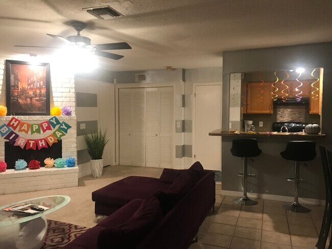 Foto del edificio - 87 Cypress Grove Ct