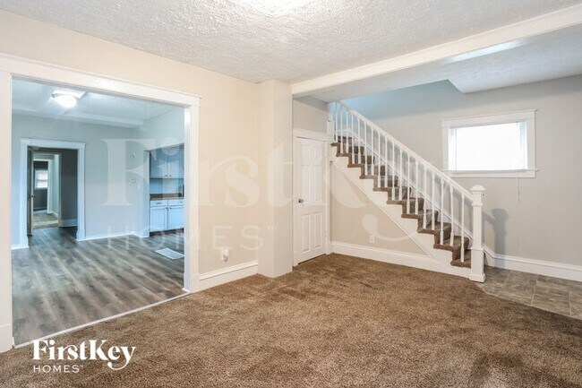 Foto del edificio - 2448 Norton Ave