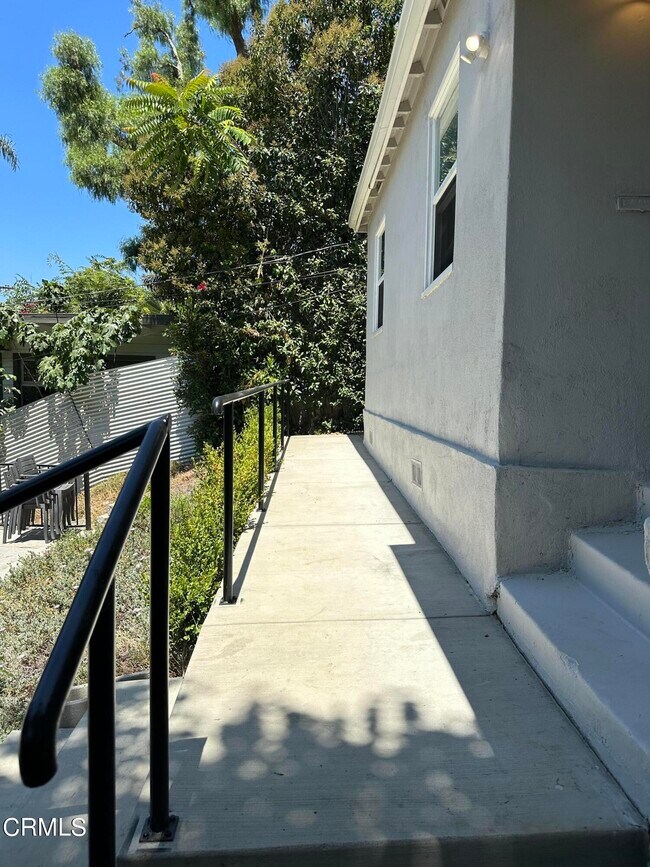 Foto del edificio - 128 Douglas St