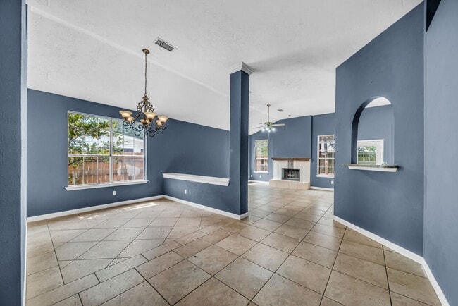 Foto del edificio - 15007 Chestnut Falls Dr