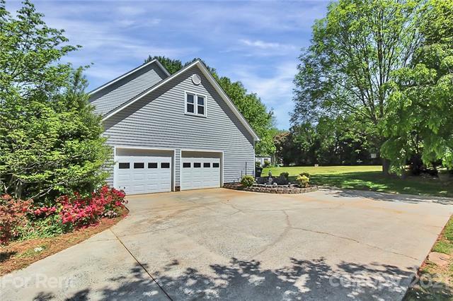 Foto del edificio - 9020 Bartlett Rd