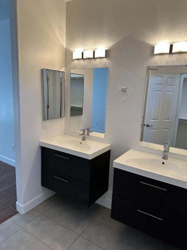 Building Photo - 2 bedroom in Scottsdale AZ 85260-3775