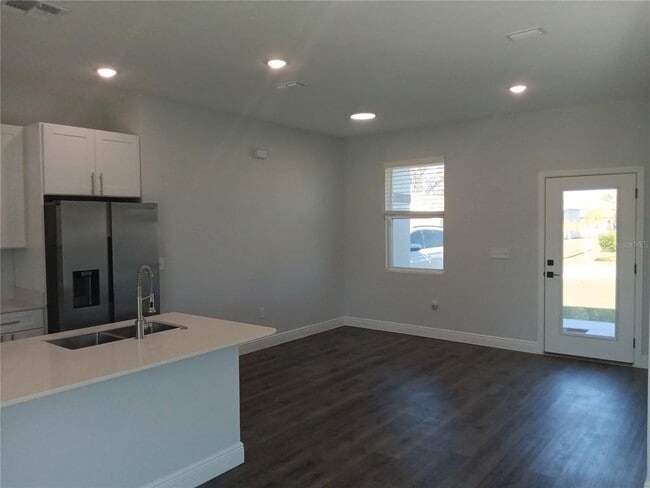 Building Photo - 845 Marquis Ct