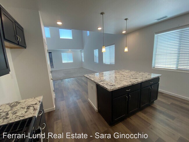 Building Photo - 4 br, 3 bath House - 7273 Mustengo Dr