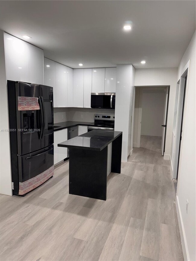 Foto del edificio - 2353 SW 11th Terrace