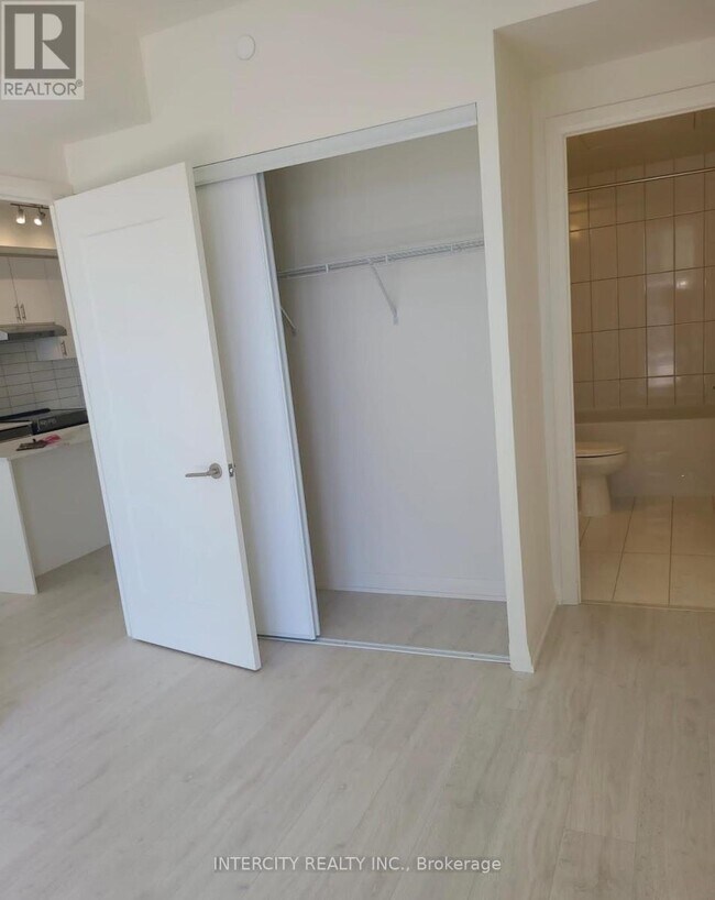 Photo du bâtiment - 9000 Jane St